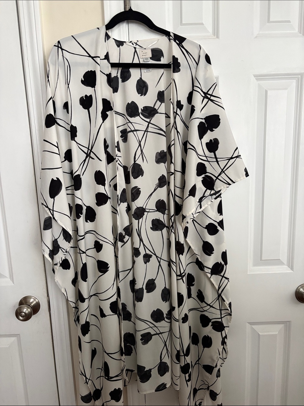 a new day Black and White Floral Kimono
